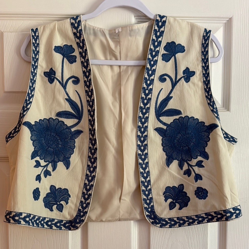Embroidered Cream Crop Vest with Navy Floral Appliqué